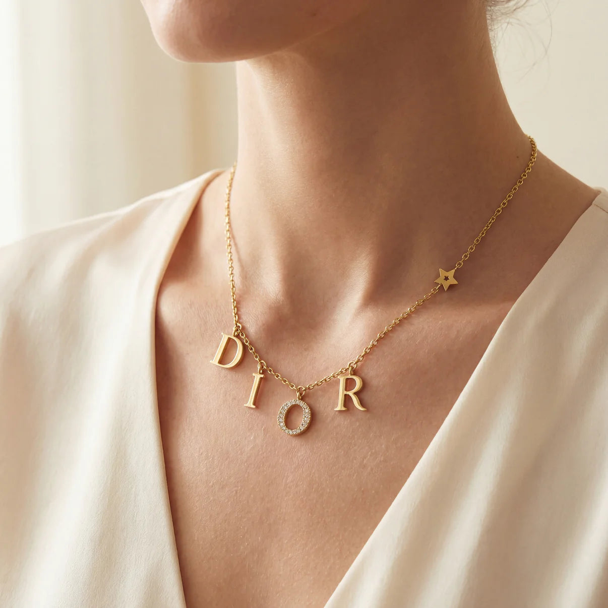 DR Necklace Gold